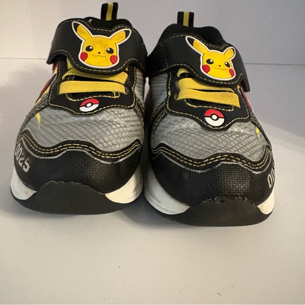 RESERVED Pokemon Pikachu Kids Light Up Sneakers Boys Size 12 - Picture 5 of 11